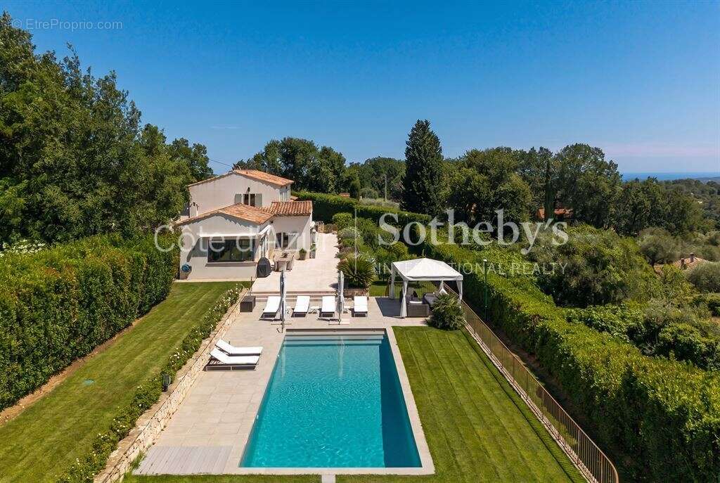 Châteauneuf de Grasse, propriété de caractère vue mer panoramique, maison d'amis - photo 3