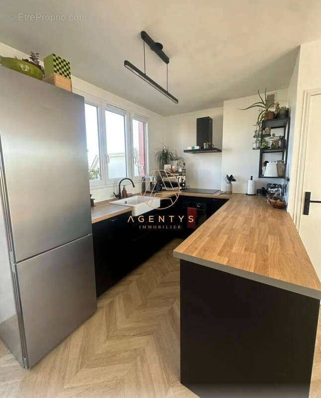 Appartement à SAINT-MAUR-DES-FOSSES