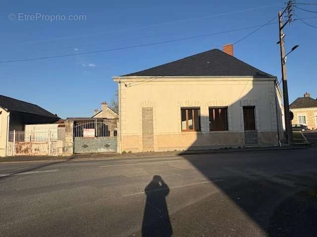 Maison à HOMMES