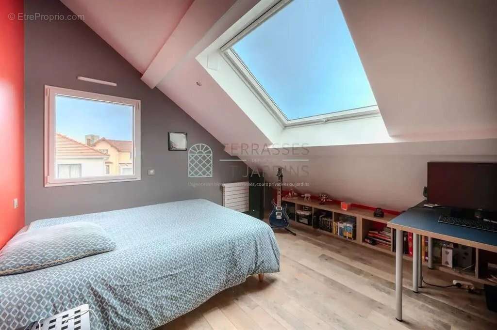 Maison à L'HAY-LES-ROSES