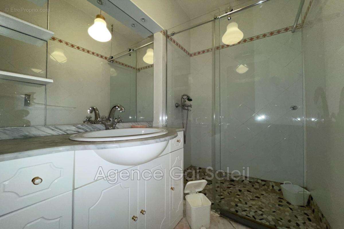 Maison à NISSAN-LEZ-ENSERUNE