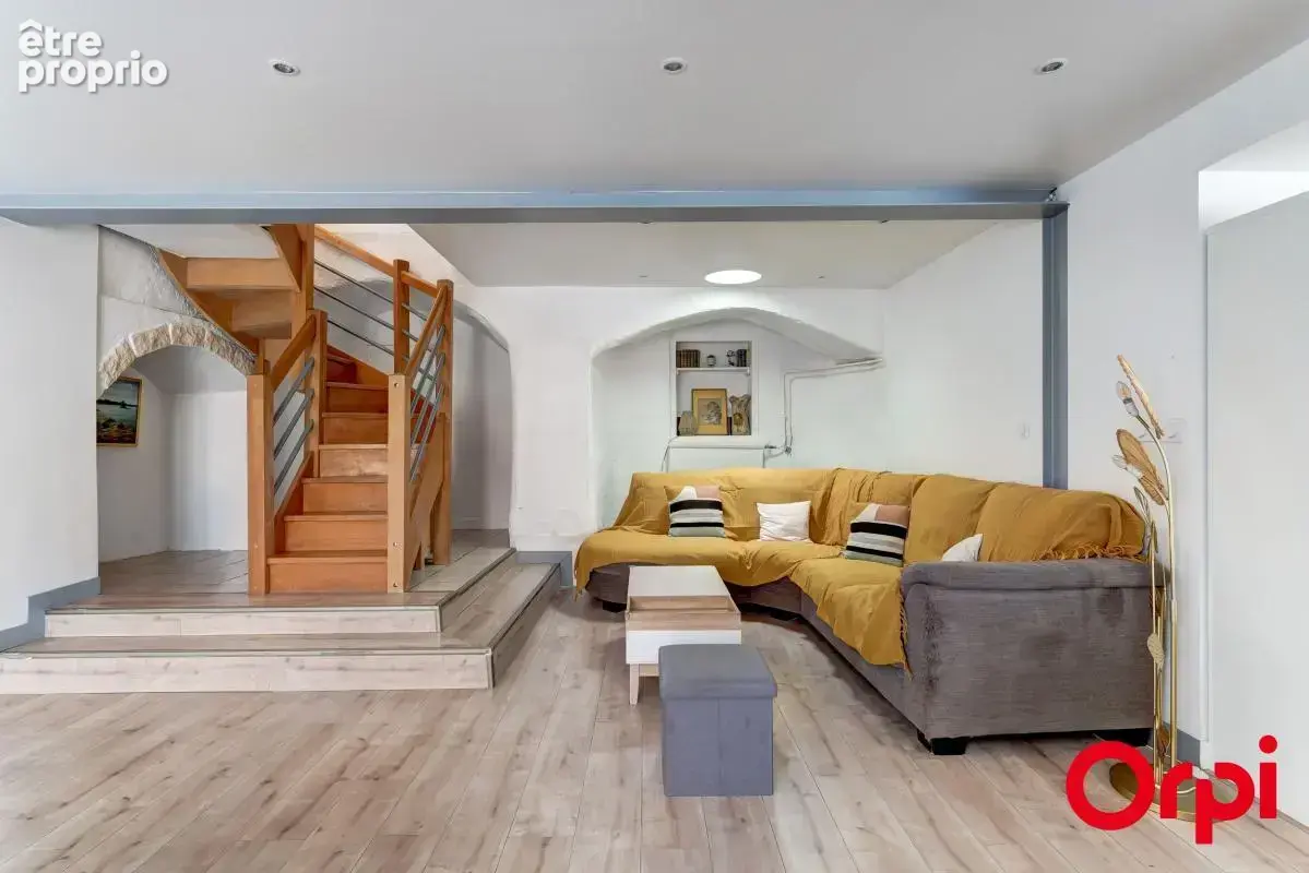 Maison de ville de caractère de 150 m² avec terrasse et jardin au cœur de Grézieu-la-Varenne - photo 6