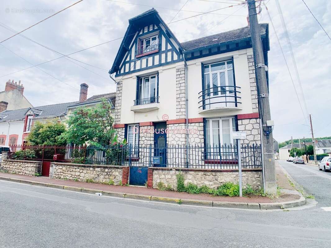 Maison à CHALETTE-SUR-LOING
