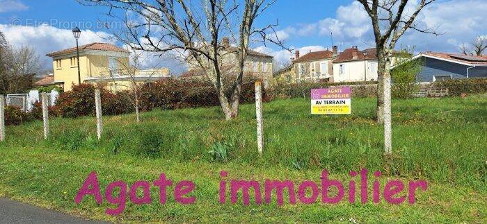 Terrain à VILLANDRAUT