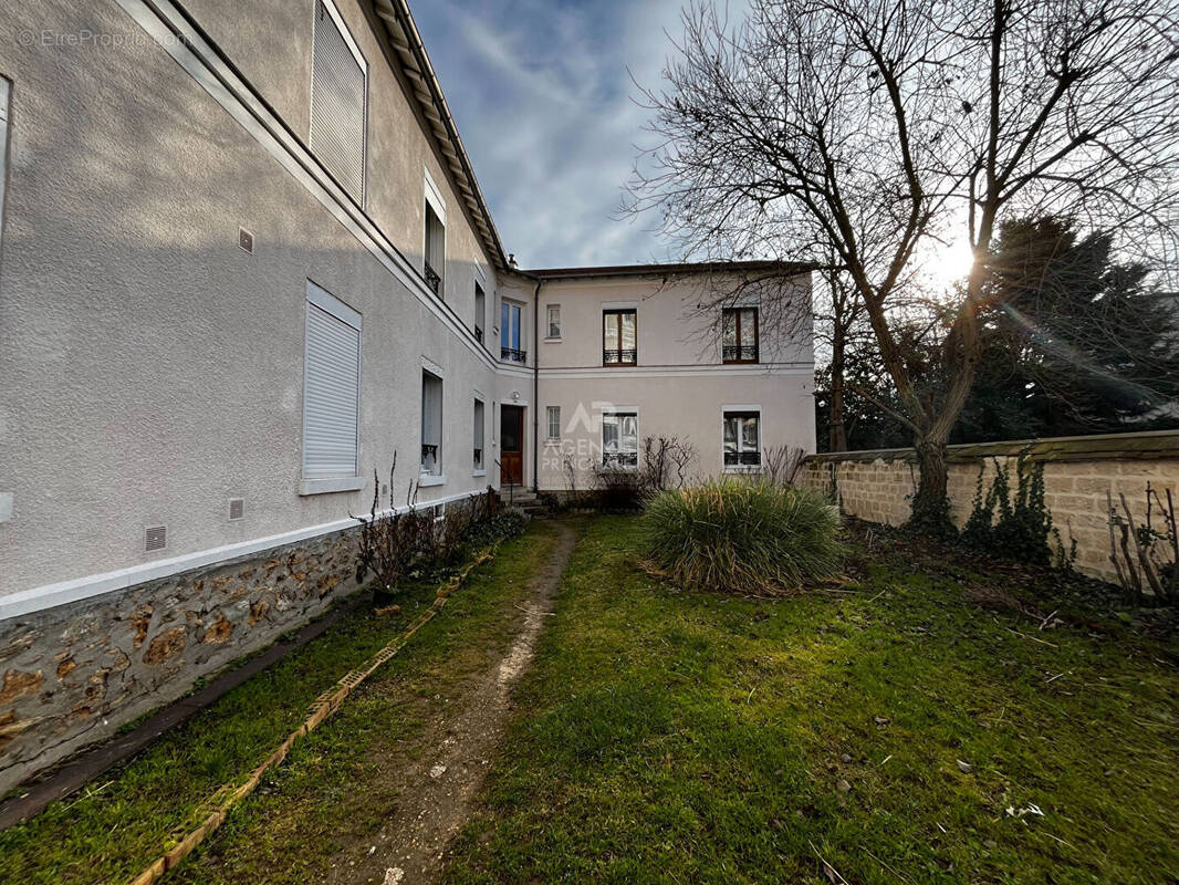 Appartement à MAISONS-LAFFITTE