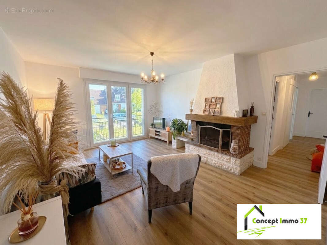 Maison à MONTLOUIS-SUR-LOIRE