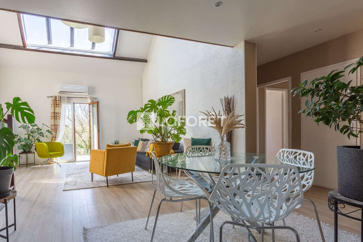 Maison à VARENNES-JARCY