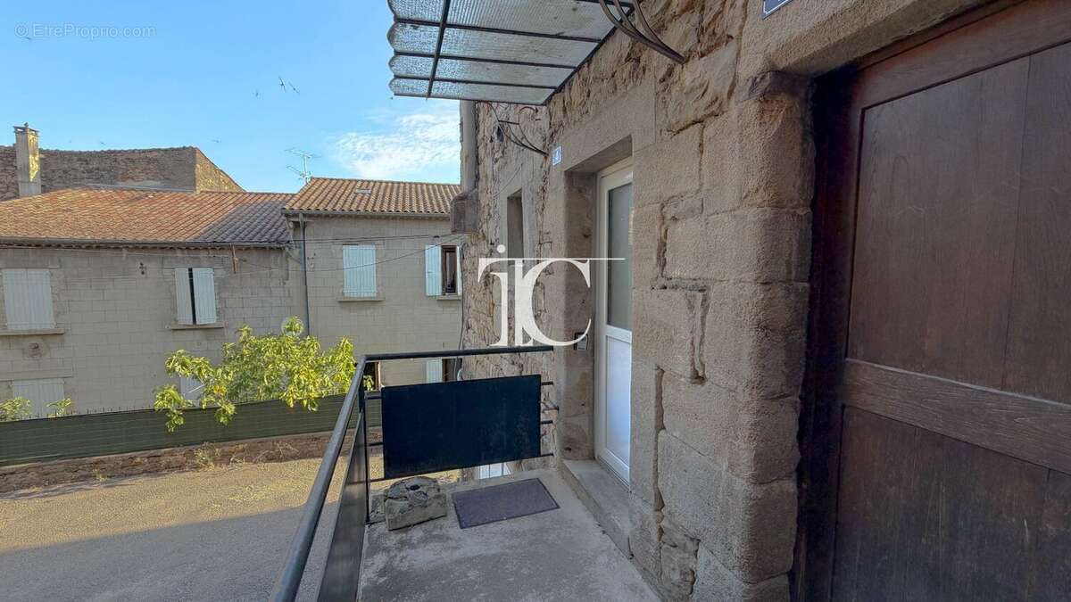 Appartement de  plain pied 2 chambres de 69m2 dans le centre historique des vans tous commerces a pieds - photo 9