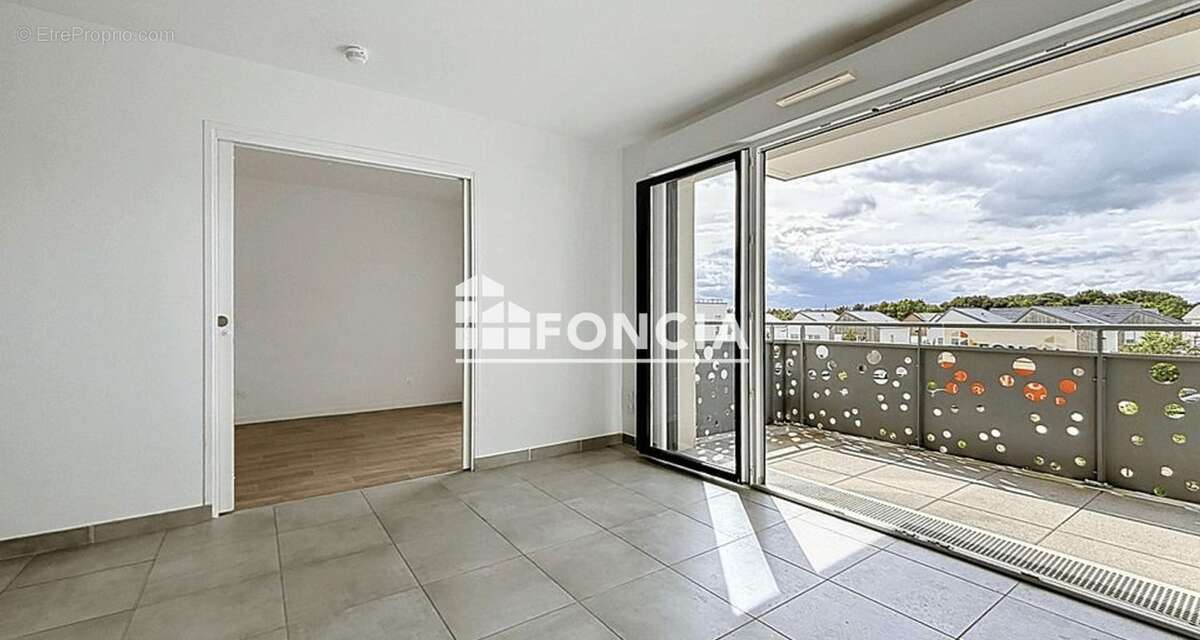 Appartement à COLOMBELLES
