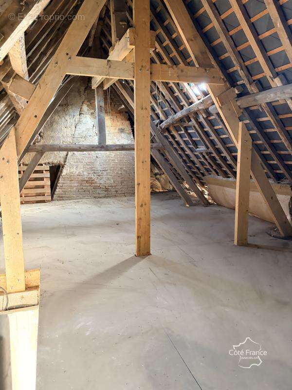 Maison à SAINS-RICHAUMONT