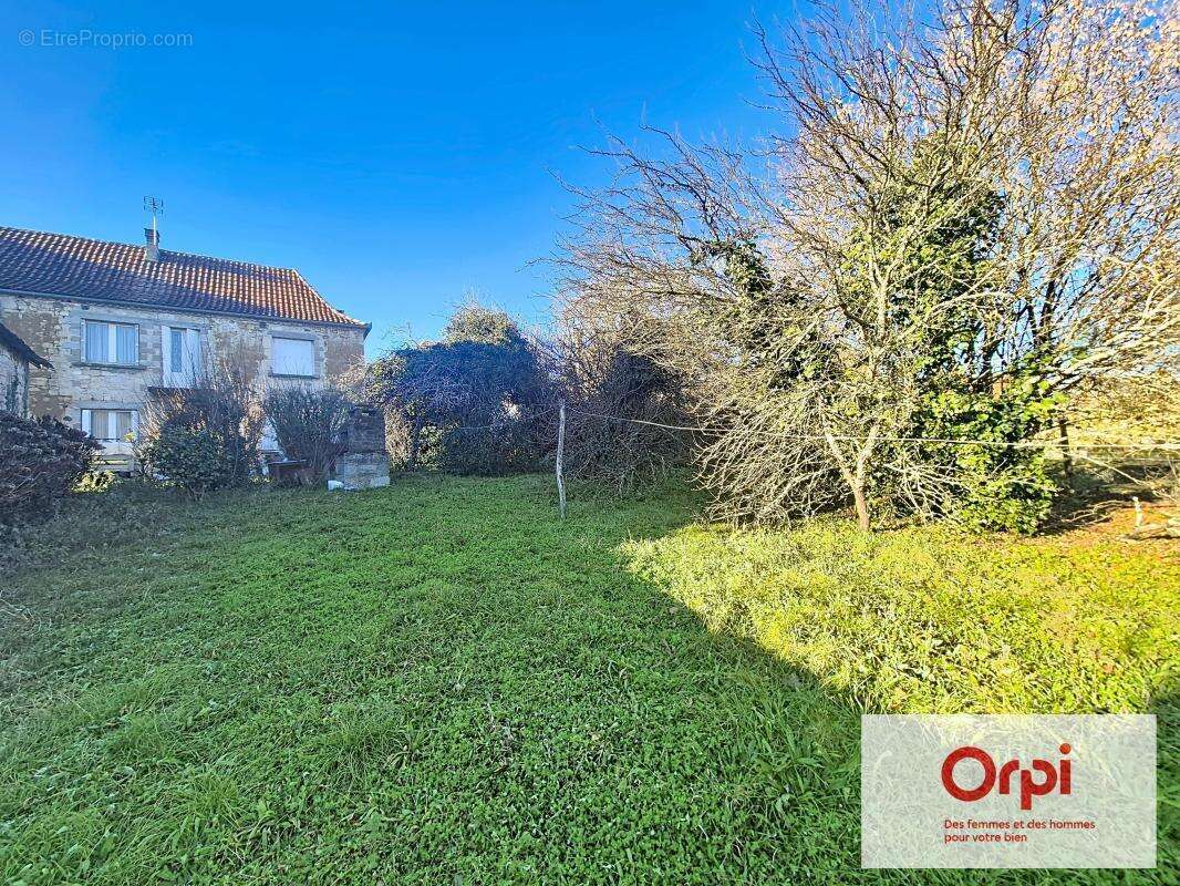 Maison à SAINT-RABIER