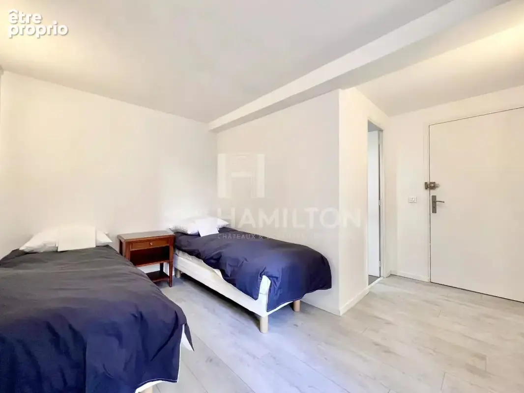 Boutique et appartement centre du village - photo 9