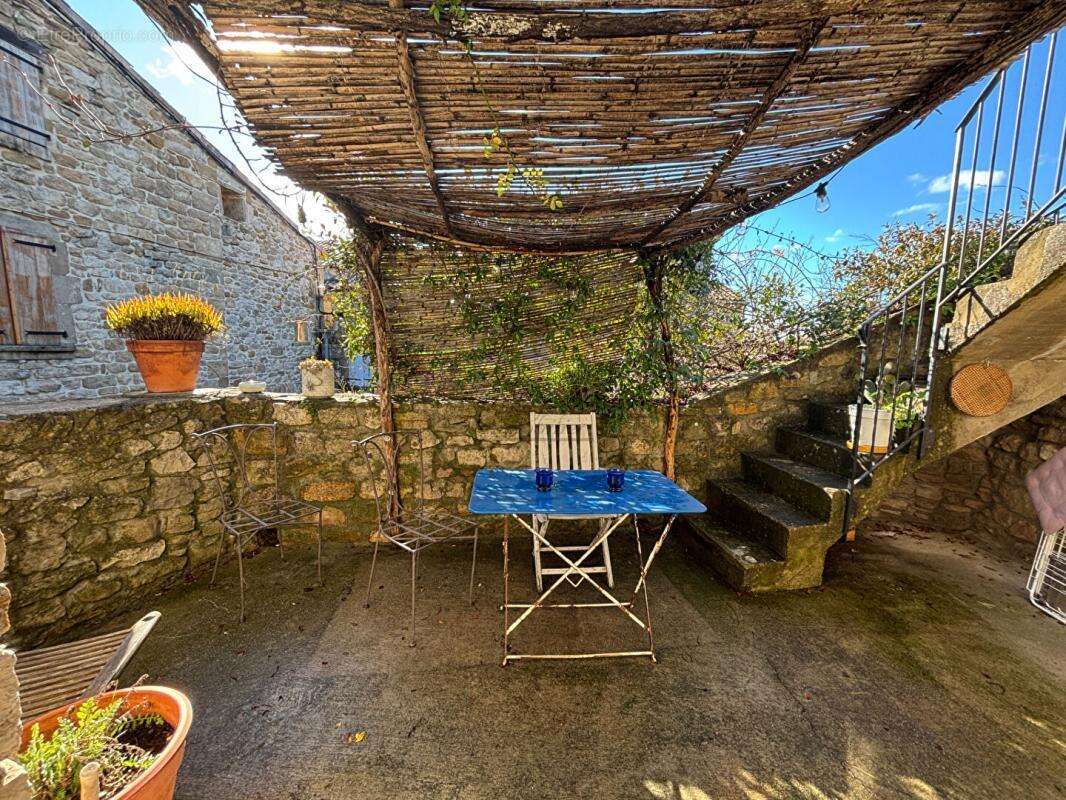 Maison à BESSAS