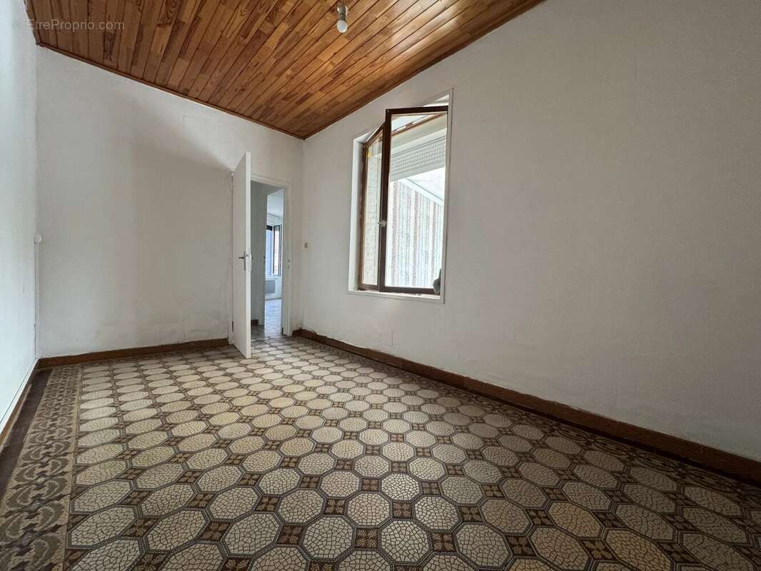 Maison 4 chambres , garage 60m² - photo 8