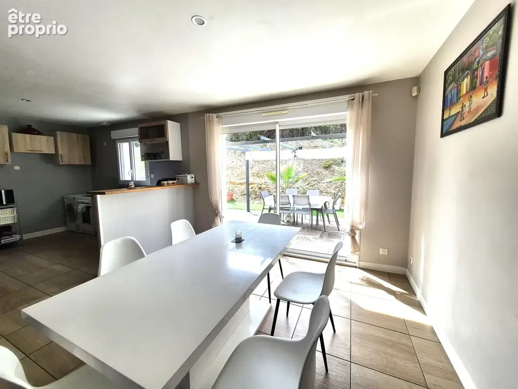 Maison de plain-pied  familiale 5 chambres   Portes de Bourges Ouest - photo 4