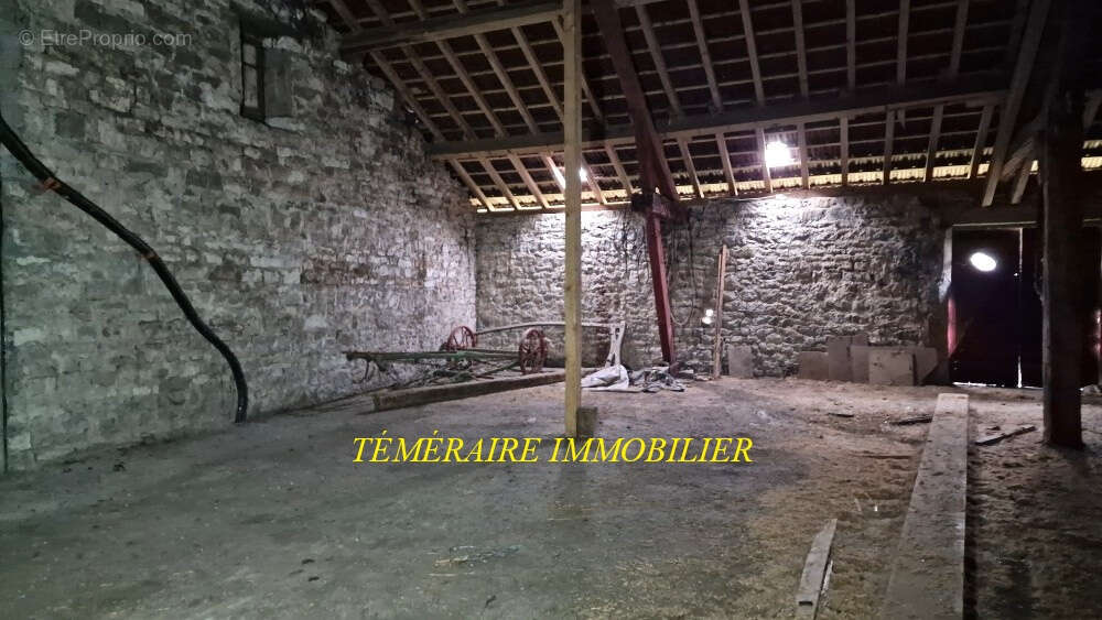 Champagnole 10 mins - Ancienne ferme de 174m2 - photo 18