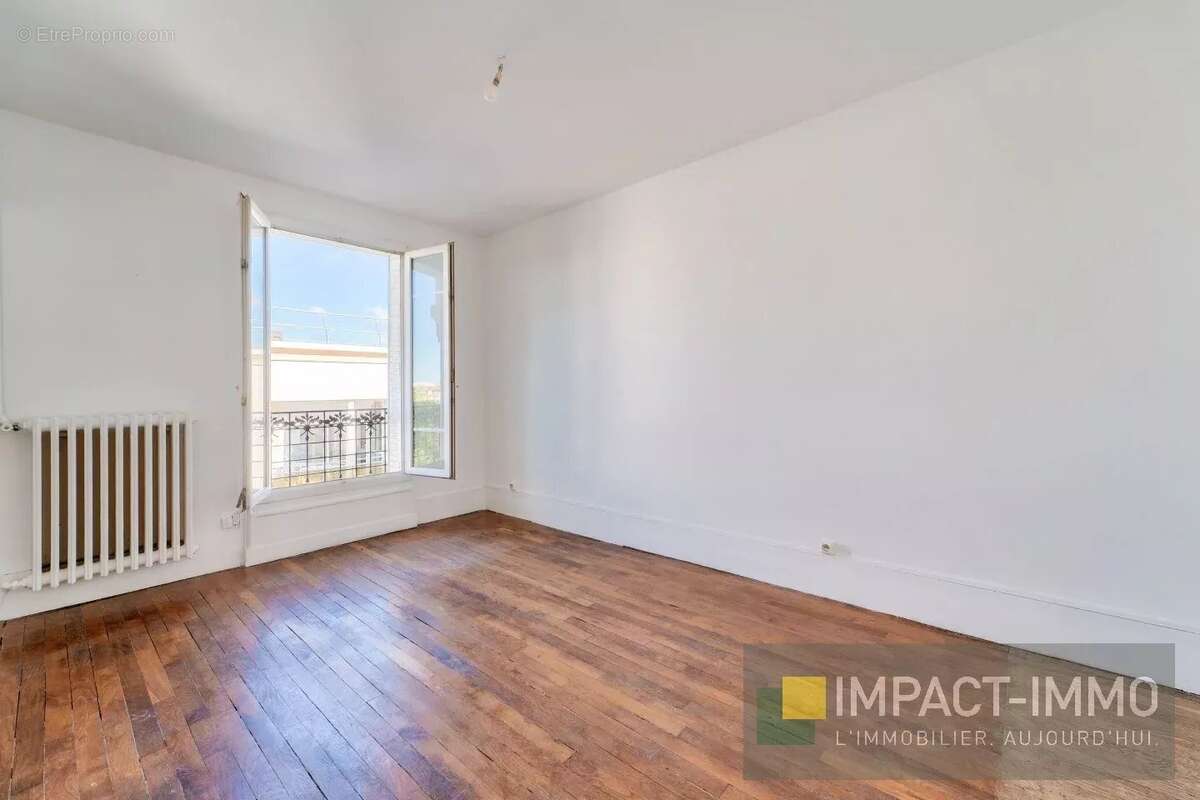 Appartement à COURBEVOIE