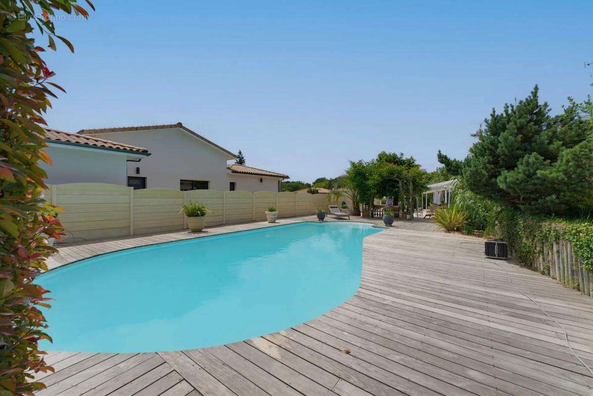 Maison familiale avec piscine à Gradignan - photo 21