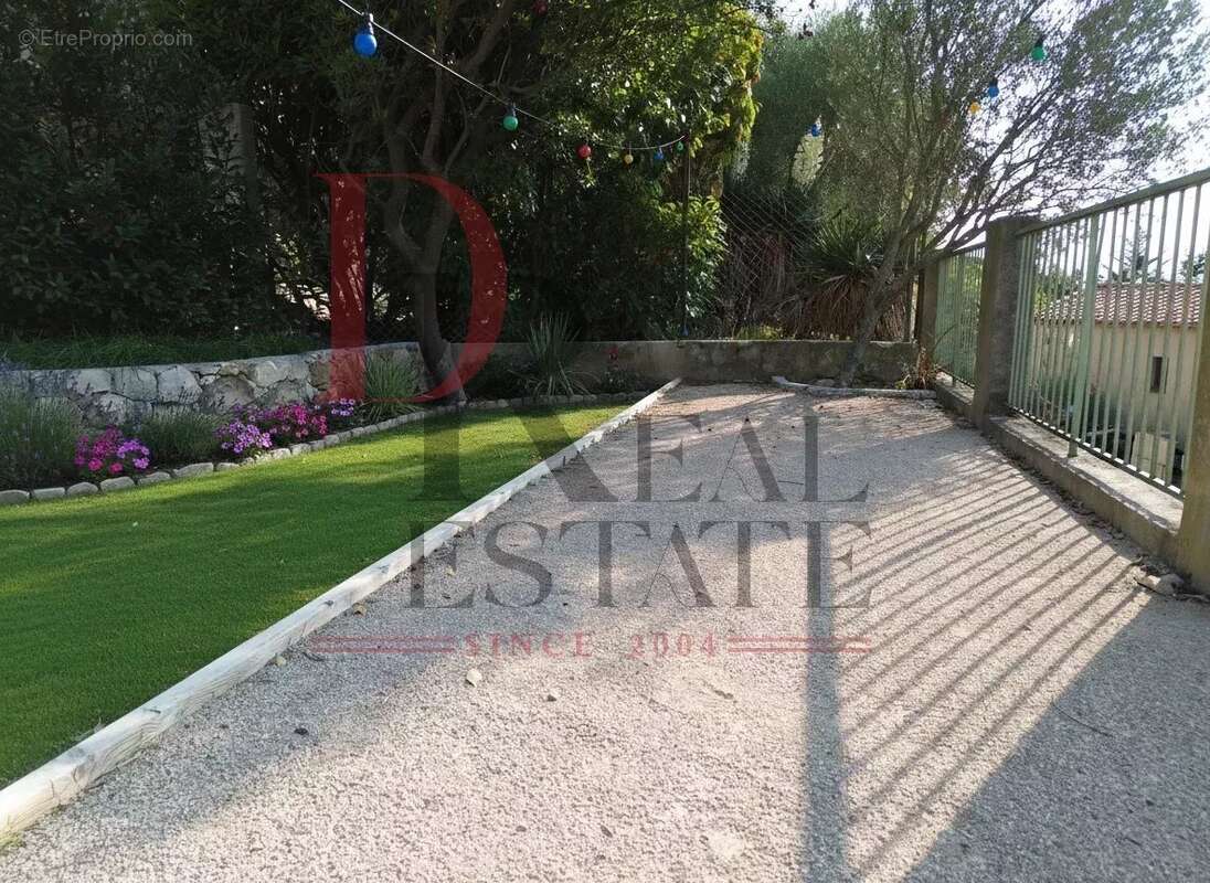 Appartement à LA TURBIE