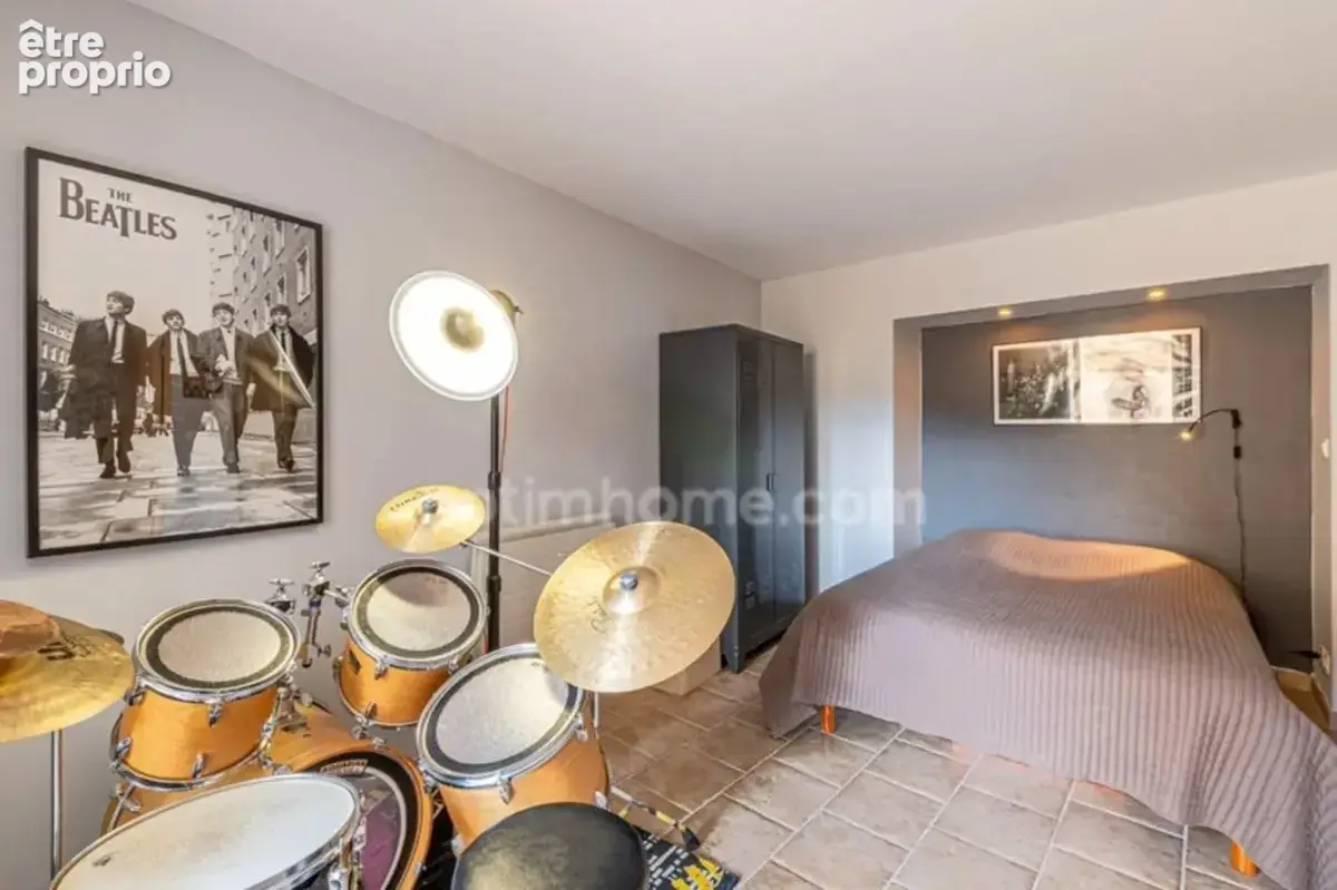 **Coup de cœur – Maison de charme 195 m² avec 2 entrées indépendantes, 2 extérieurs, garage, cave, vue et piscine** - photo 14