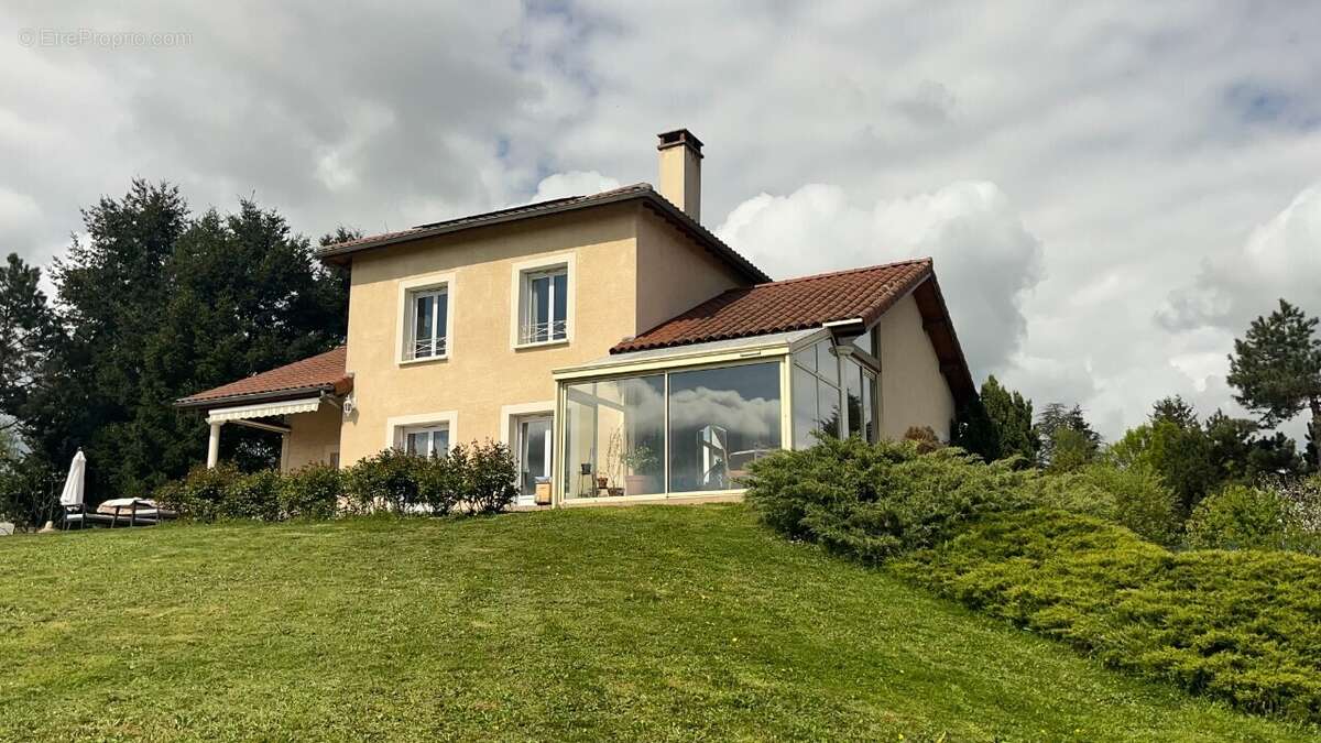Maison à SAINT-GERMAIN-LAVAL