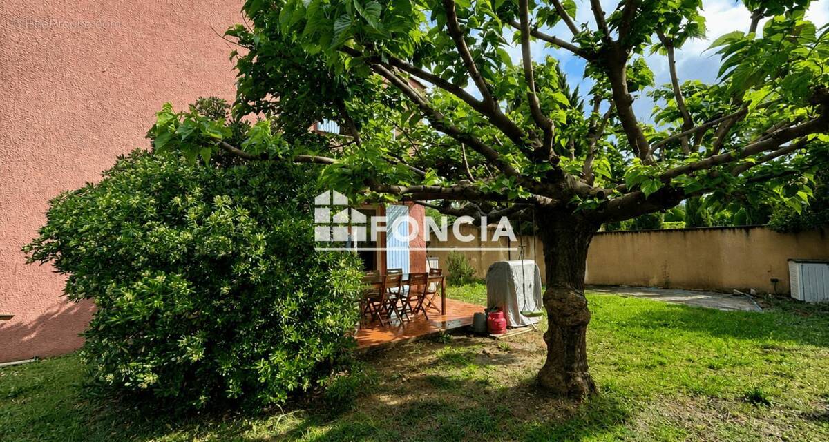 Maison à LE PONTET