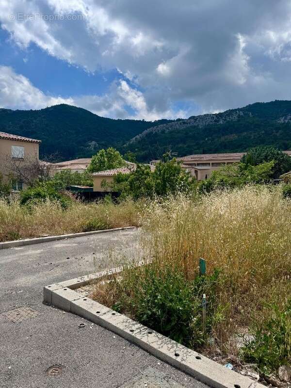 Terrain à SAINT-SAVOURNIN