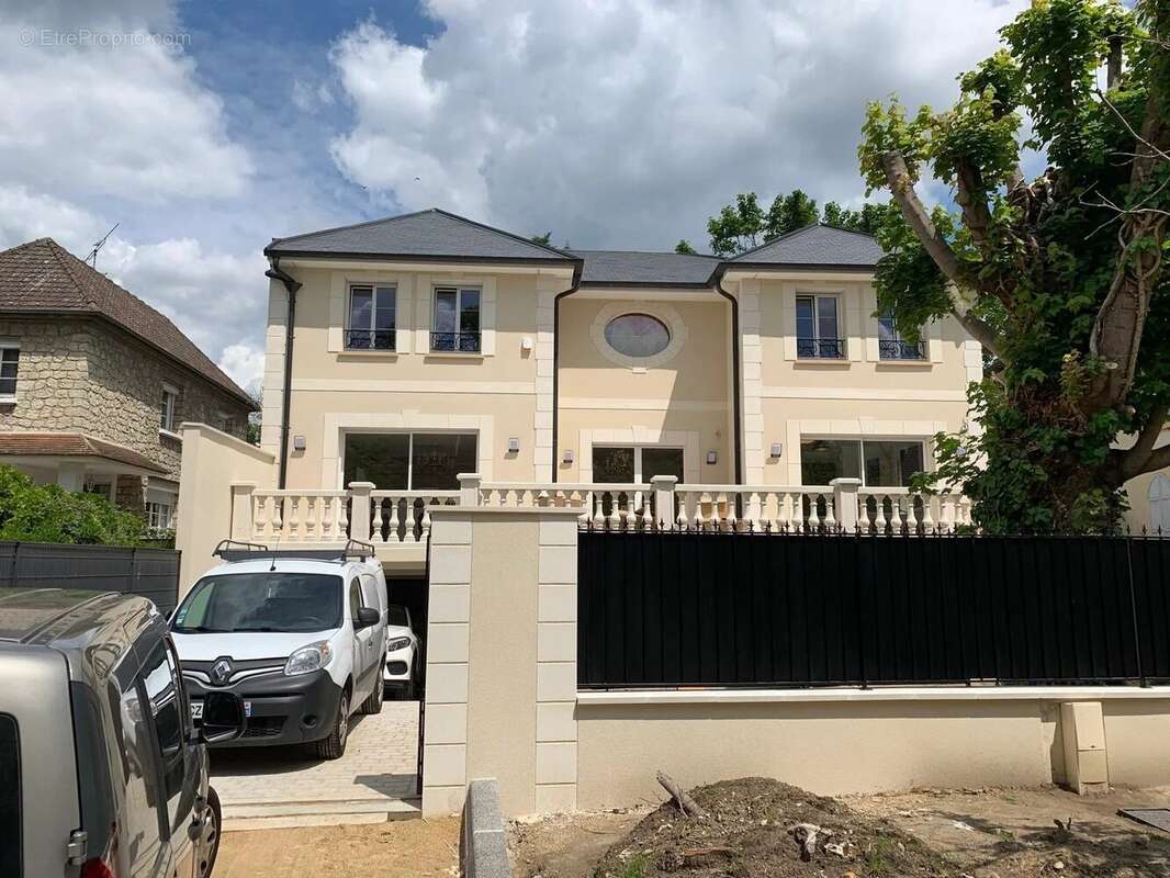 Maison à LE PERREUX-SUR-MARNE