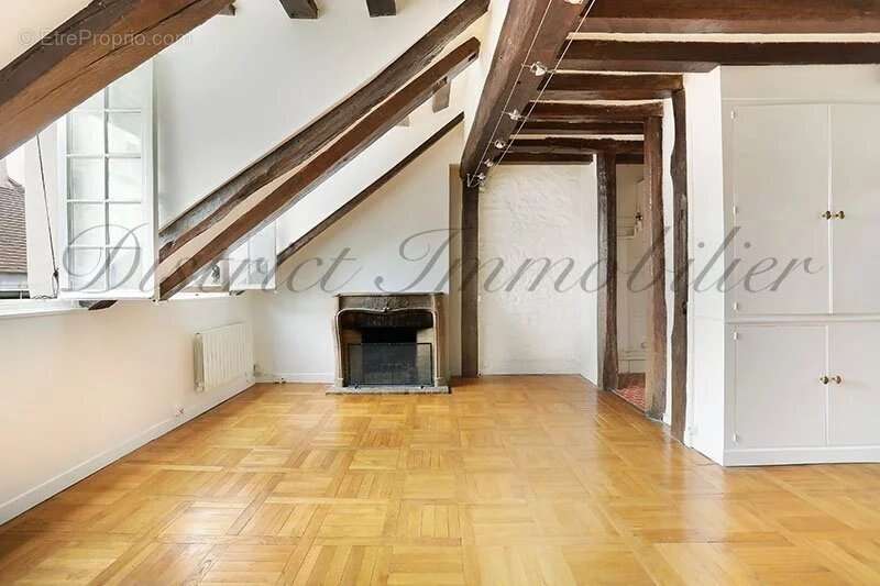Appartement à PARIS-4E