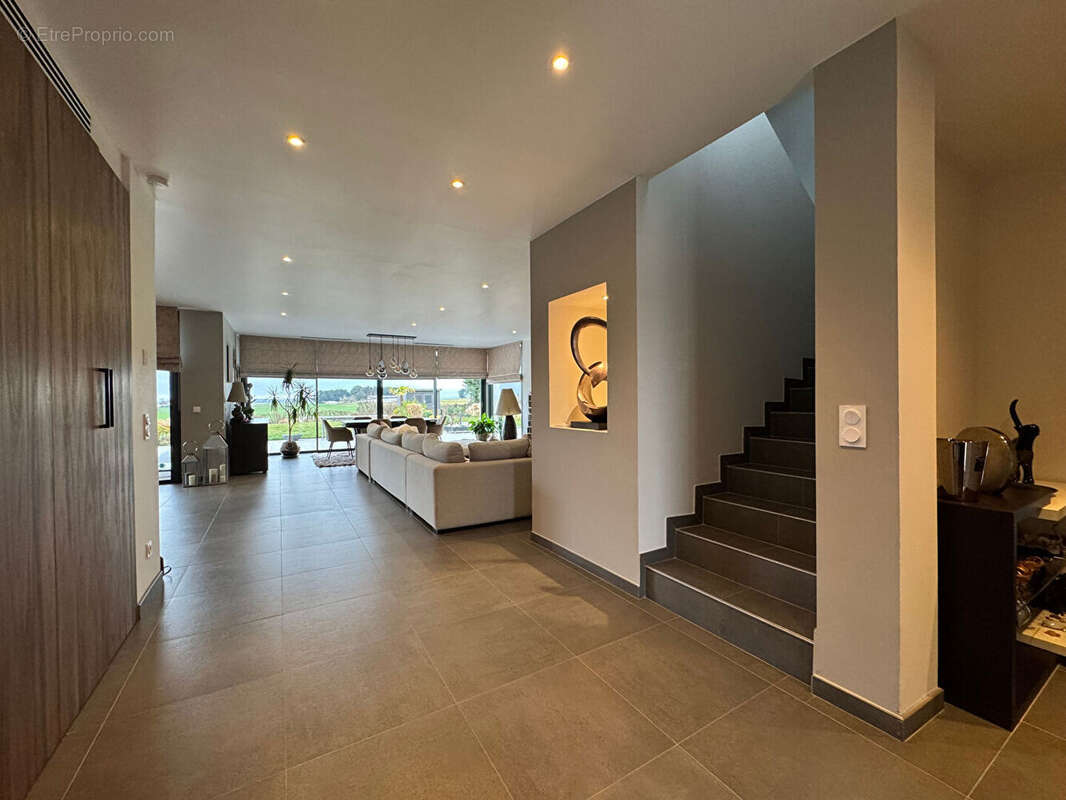 Maison à SAINT-NOM-LA-BRETECHE