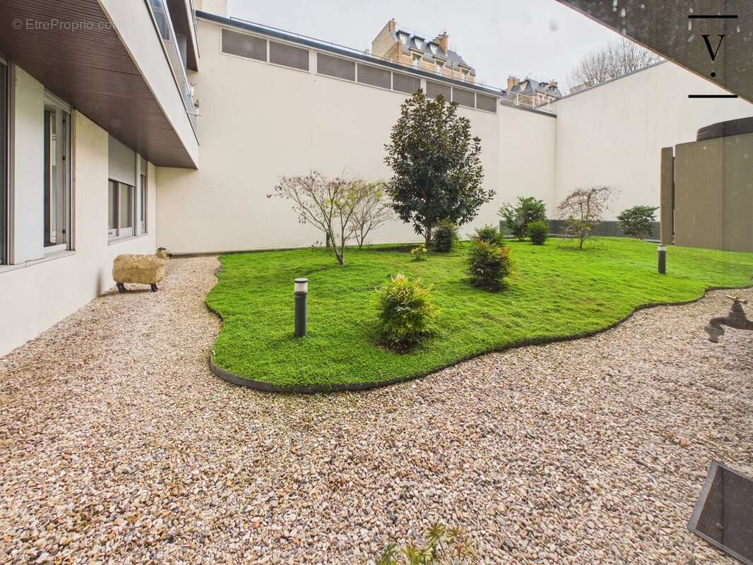Appartement à PARIS-7E