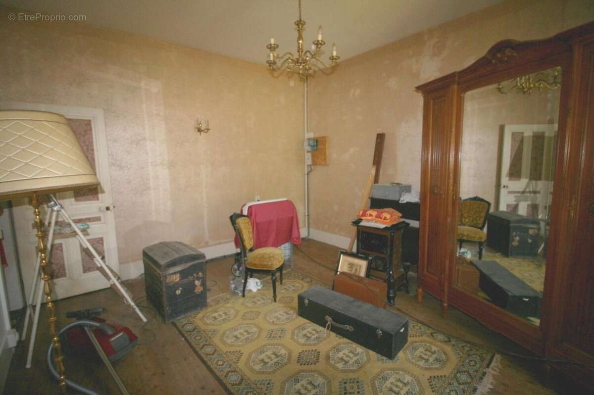 Maison 187 m² à Lons-Le-Saunier  - photo 3