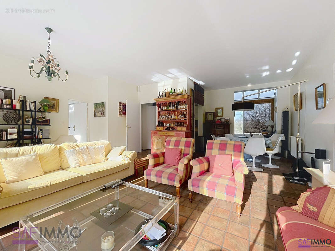 Maison à CURIS-AU-MONT-D&#039;OR