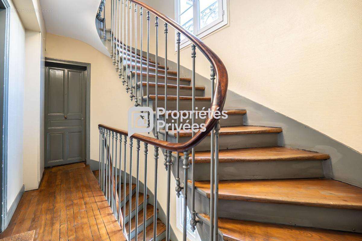 Appartement à PARIS-14E