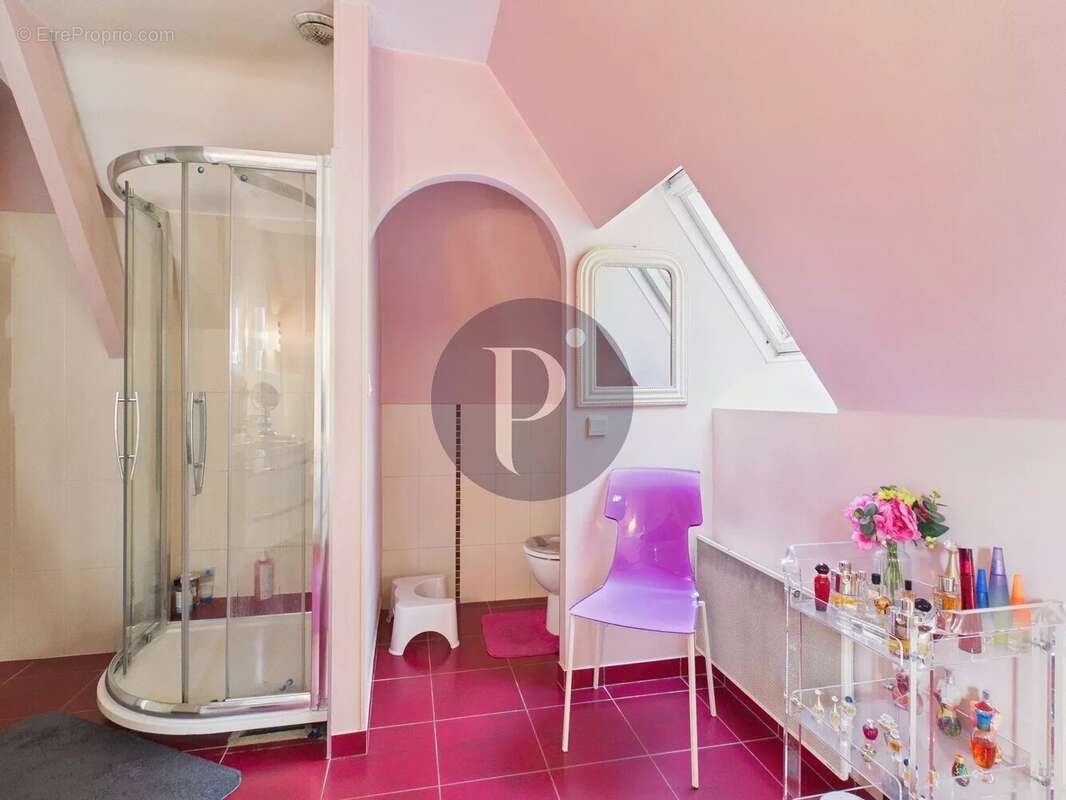 Maison à VERRIERES-LE-BUISSON