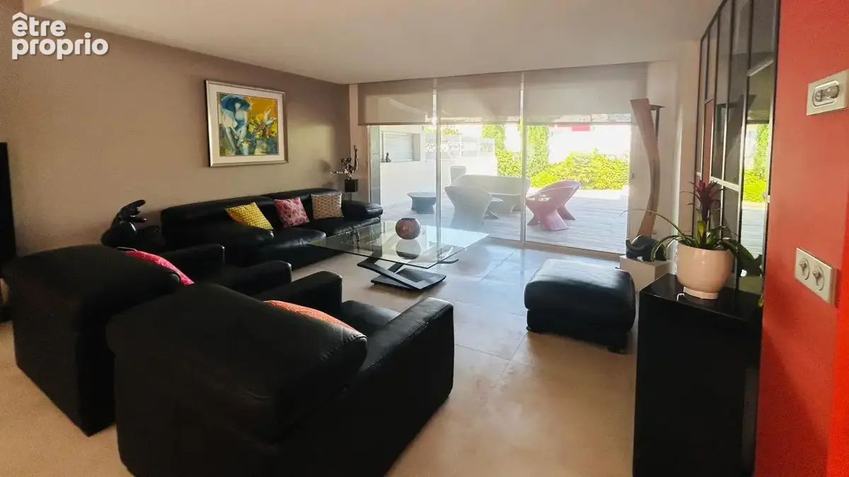 Appartement 500 m² à La Rochelle  - photo 3