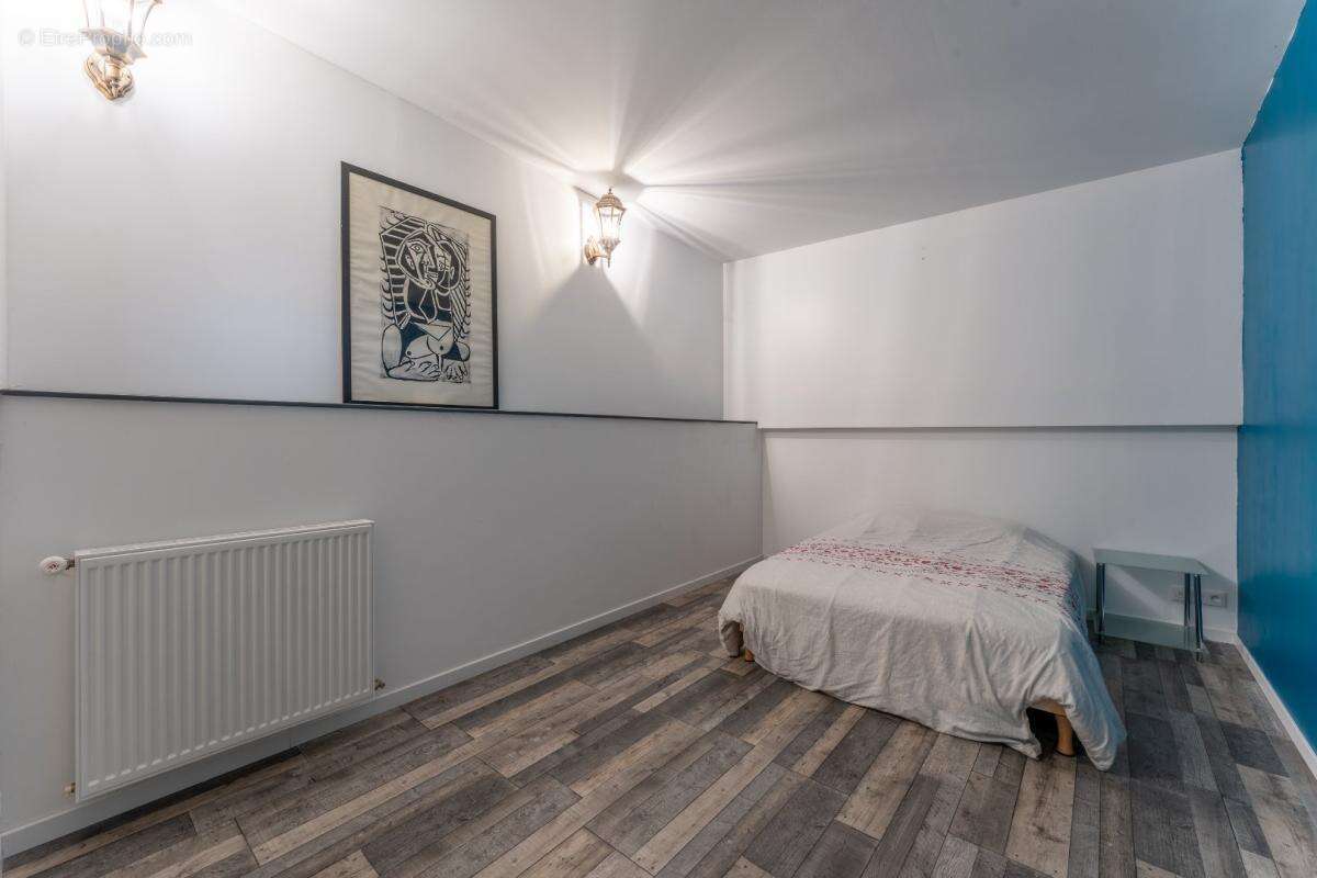 Maison à BRIZAMBOURG