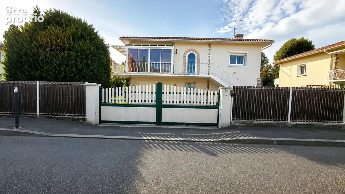 Maison de 7 pièces de 143 m² à Angoulême - photo 24