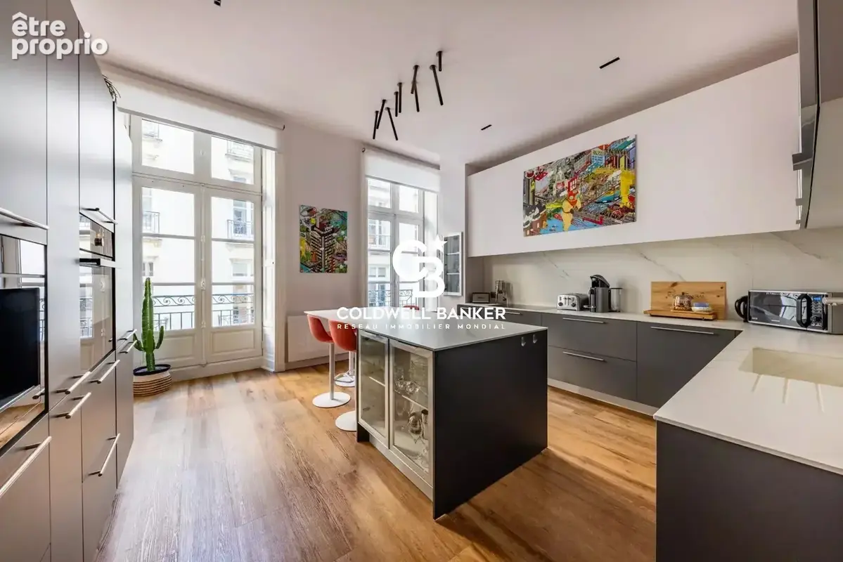 Nantes - rue crebillon - appartement d’exception meublé – prestations haut de gamme - photo 4