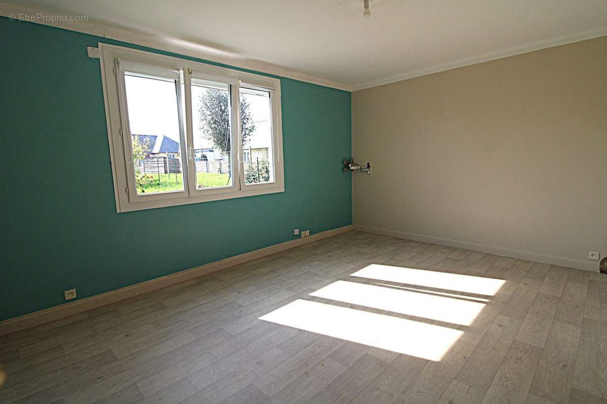 Maison 91 m² à Langueux  - photo 4