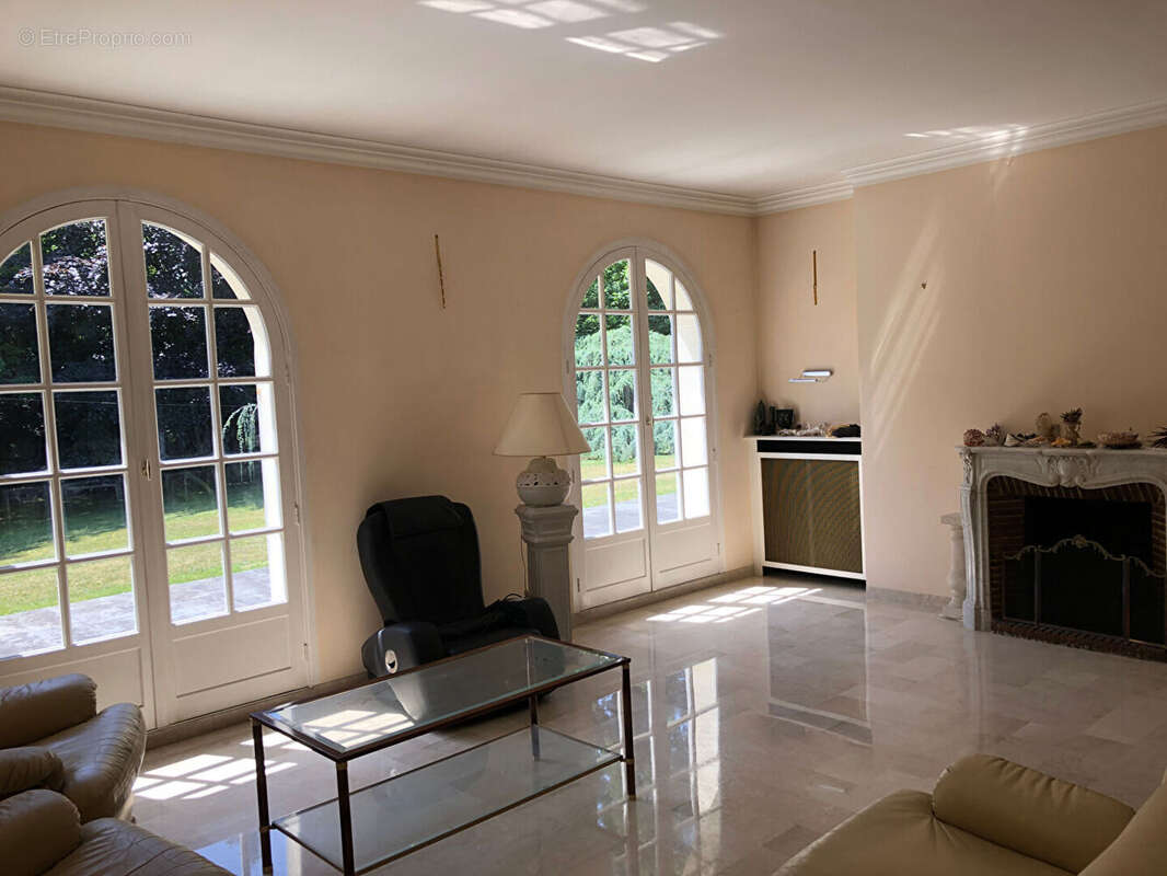Maison à BUC