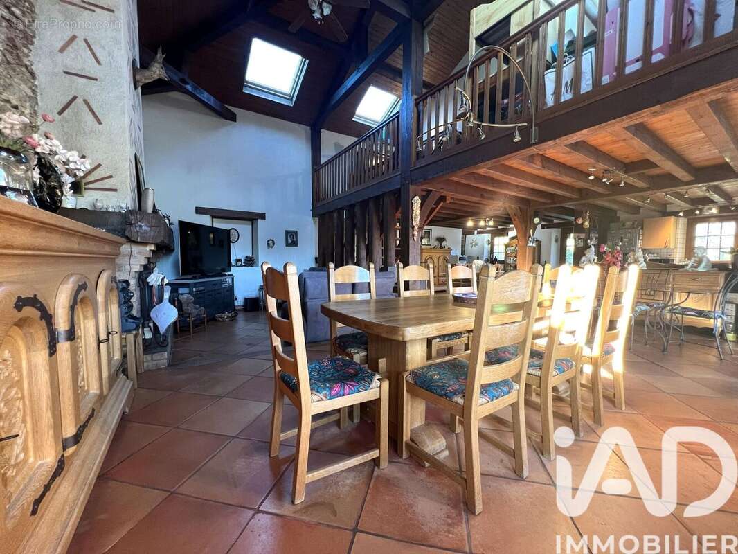 Maison 184 m² à Saint-Cricq-Villeneuve  - photo 8