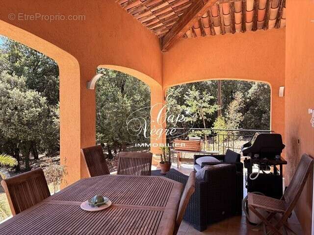 Maison à LE CANNET-DES-MAURES