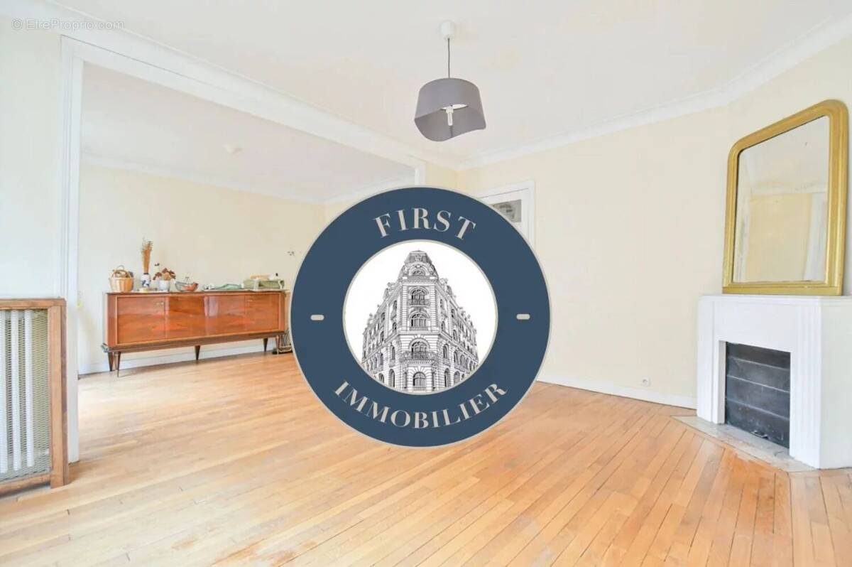 Appartement à PARIS-17E