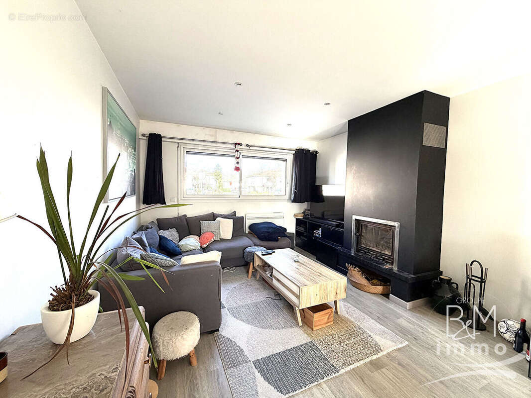 Appartement à TOSSE
