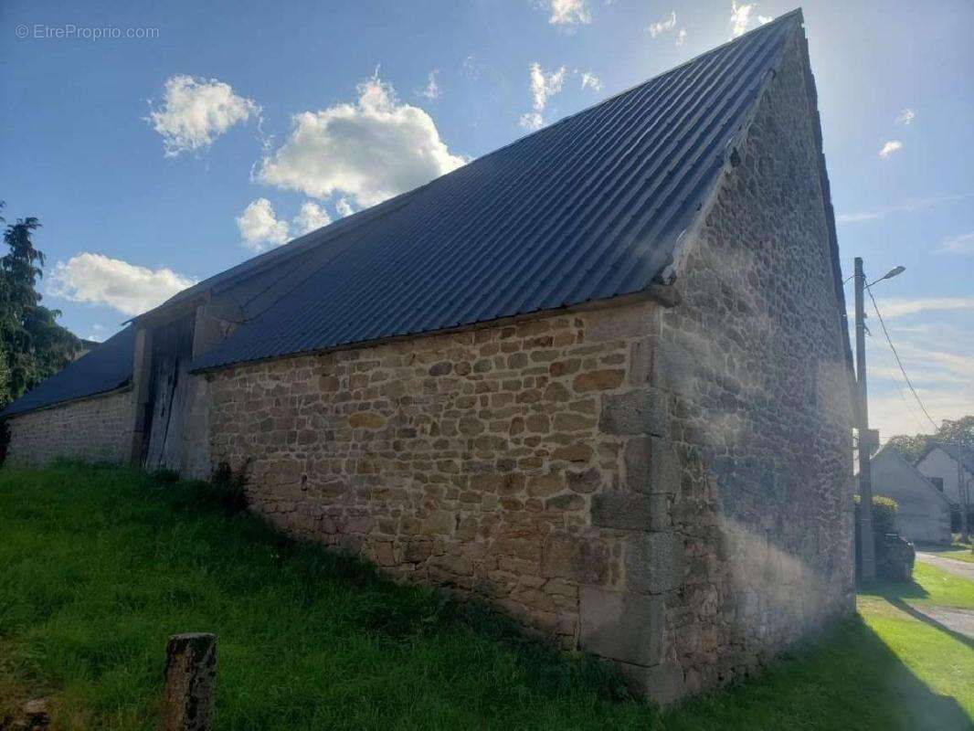 Appartement à PEROLS-SUR-VEZERE