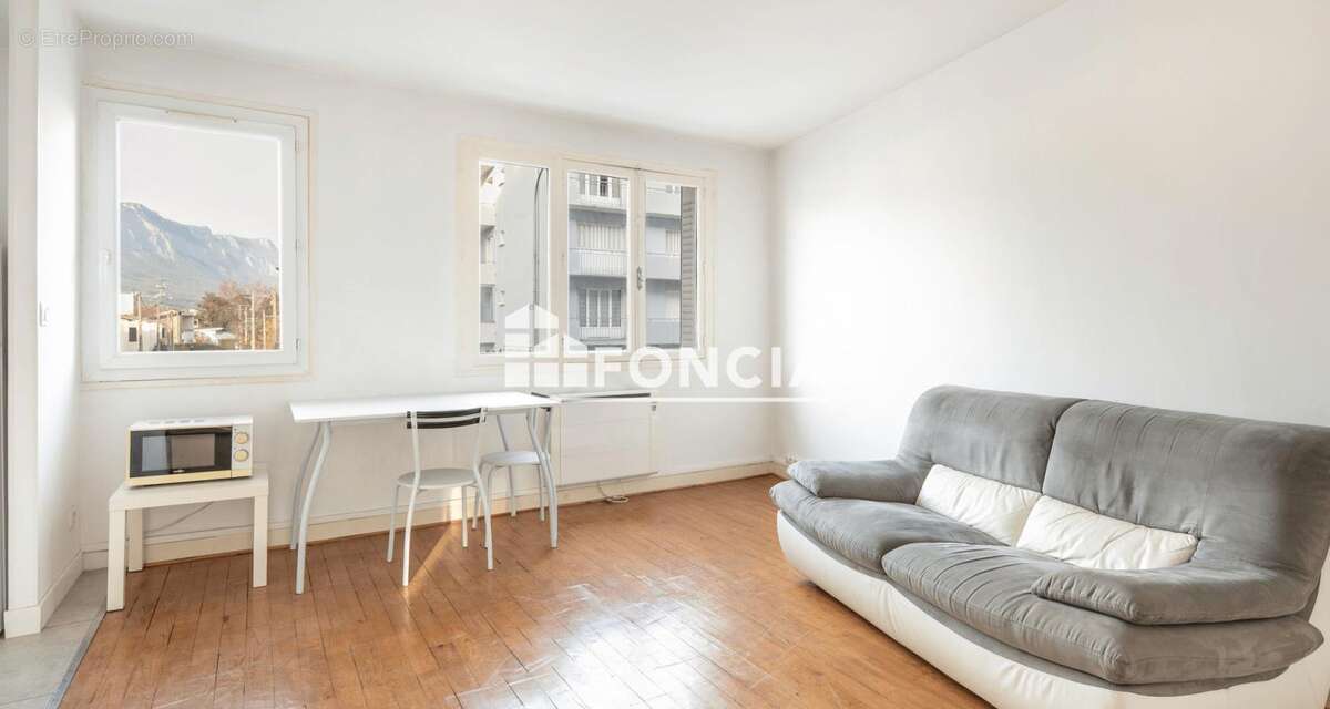 Appartement à SAINT-MARTIN-D&#039;HERES