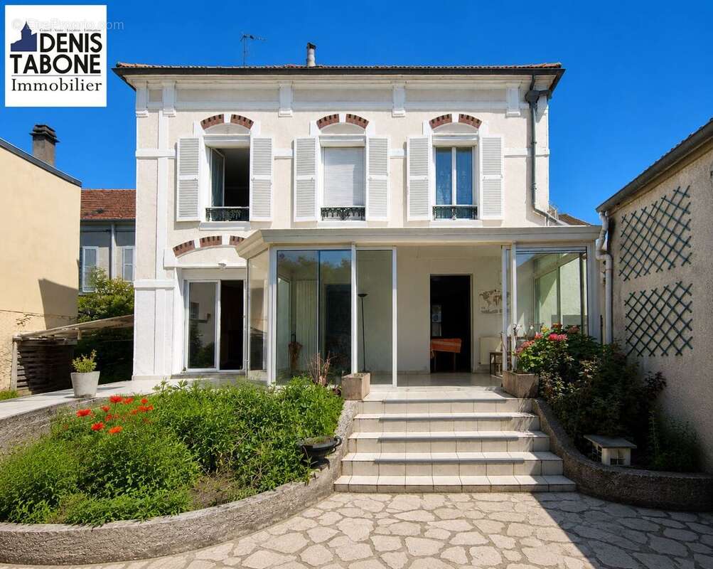 Maison à MONTLIGNON