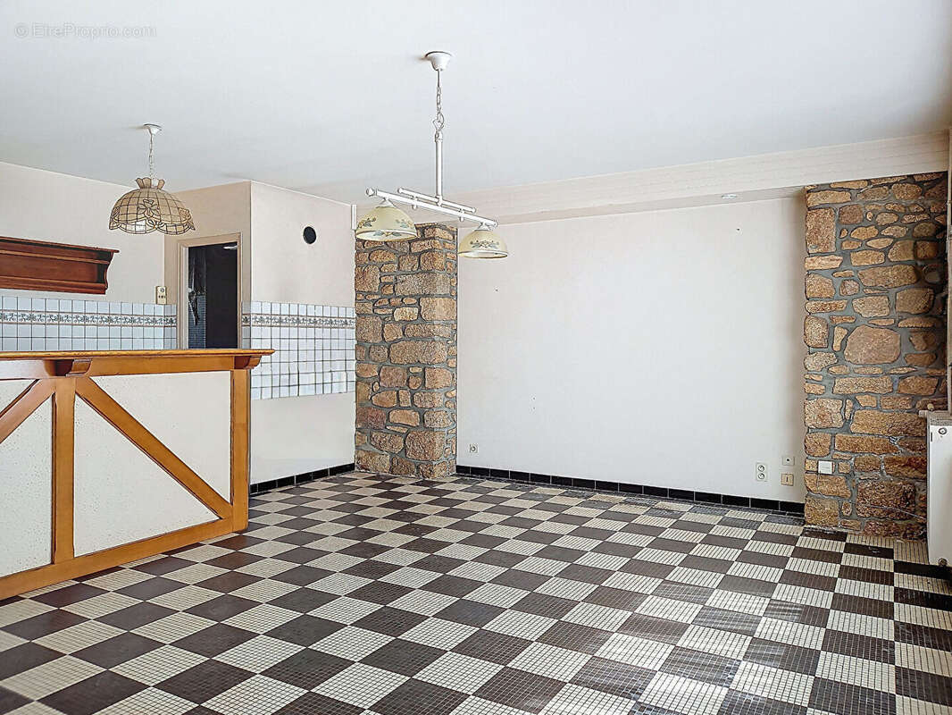 Maison à SAINT-BRICE-EN-COGLES