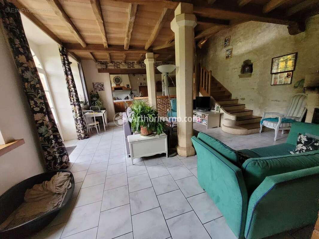 Maison à BLANZAY-SUR-BOUTONNE